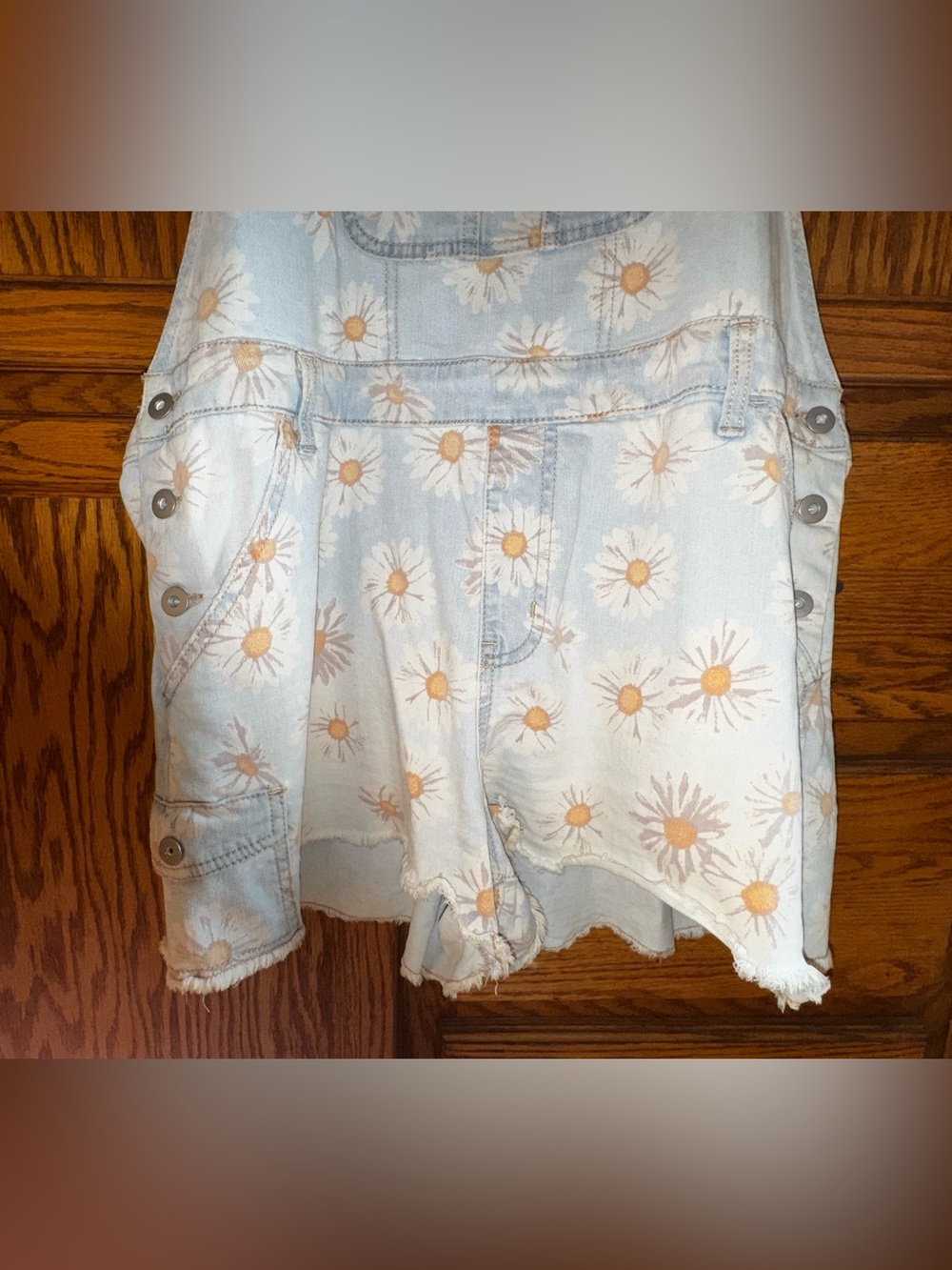 EUC No Boundaries Sunflower Daisies Jean Short Overalls - Size 21 - Picture 4 of 6